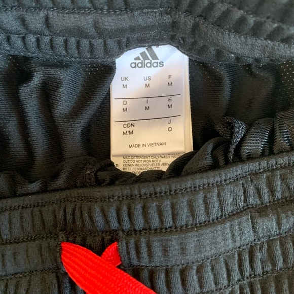 adidas basketball shorts - Picture 3 of 3